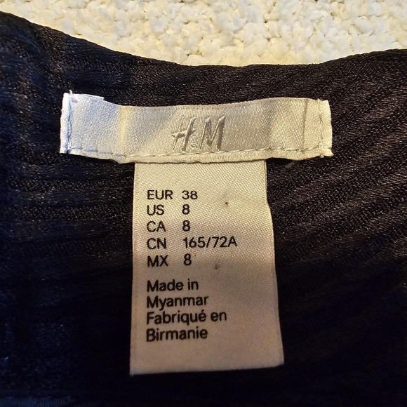 H&M Black Textured Pleated A-Line Midi Skirt Zipper Back Women's Classic Chic 8 - Picture 4 of 8